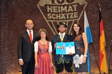 Heimatminister Albert Füracker und Kunstministerin Prof. Dr. med. Marion Kiechle prämieren 100 Heimatschätze